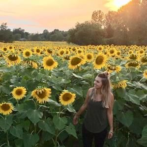 Meet your Posher, Ashley